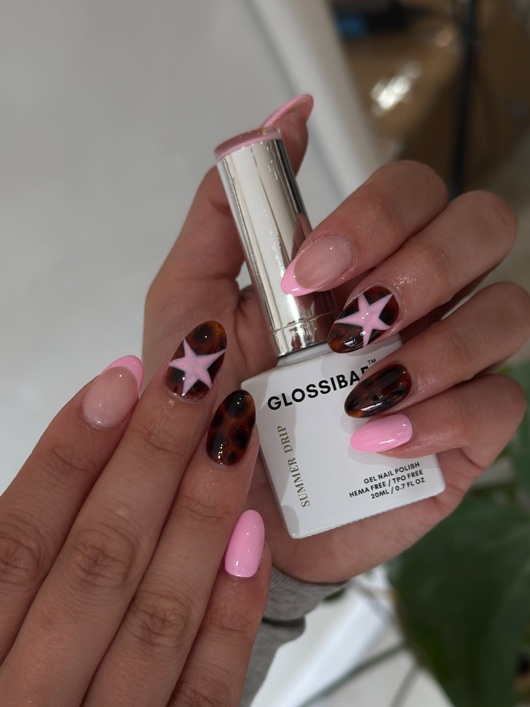 Baby blue daisy nails